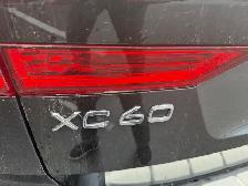 2018 Volvo XC60 MOMENTUM AWD LEATHER PAN/ROOF B/SPOT REAR CAMERA - Photo 11