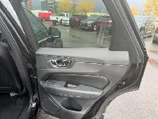 2018 Volvo XC60 MOMENTUM AWD LEATHER PAN/ROOF B/SPOT REAR CAMERA - Photo 19