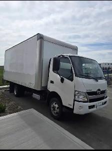 moving storage and delivery movers