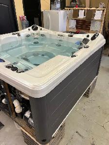 Hot Tubs Sale! All tubs must go! - Photo 6