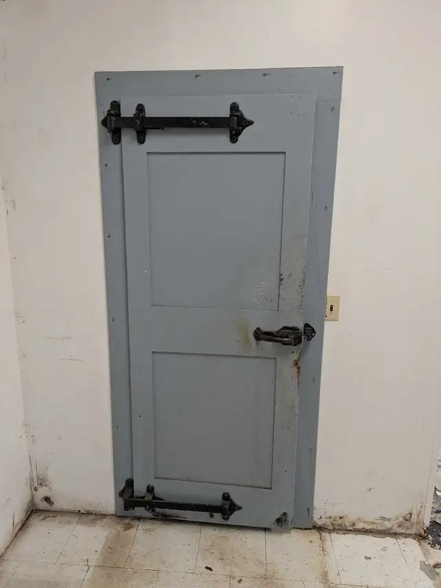 Walk-in Cooler Door