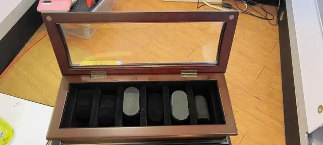 6slit watch holder