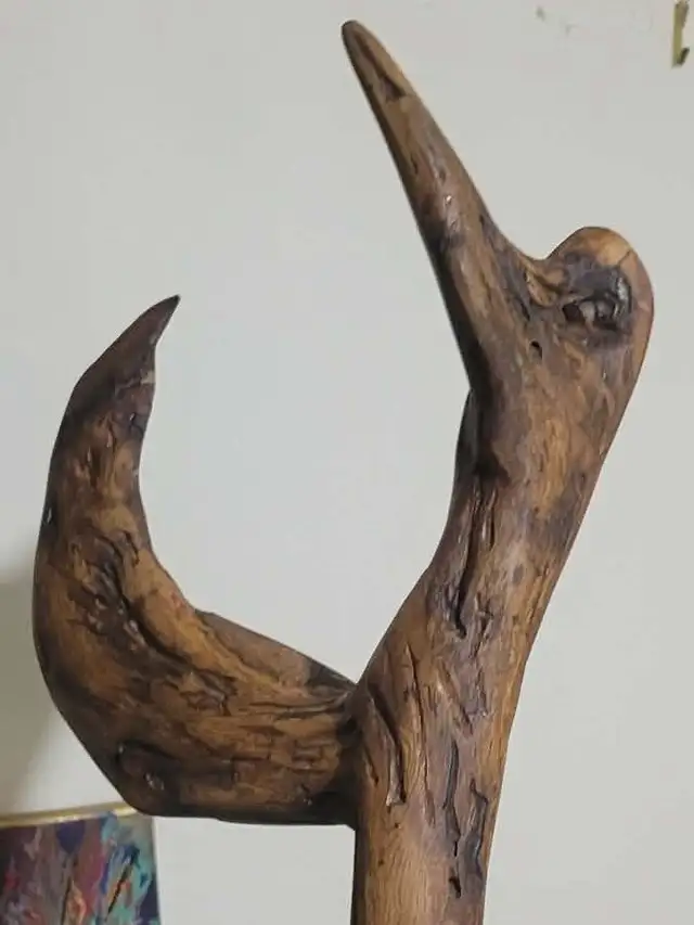 Bâton de cérémonie en bois sculpté, The Flipping Duck
