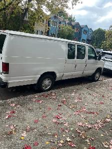 2009 FORD E250 FORGONNETTE avec PLATE-FORME ÉLÉVATRICE Électriqu - Photo 5