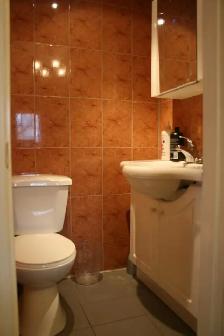 2nd floor furnished room to rent. Downtown Toronto - Photo 4