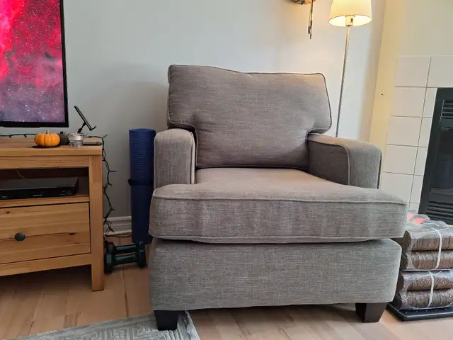 Fauteuil gris hyper confortable
