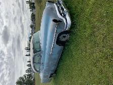 Oldsmobile Classic Car - Photo 2