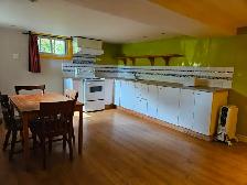 À LOUER GRAND 3 ½ DEMI-SOUS-SOL, SEMI-MEUBLÉ, RÉNOVÉ, 990 $ - Photo 2