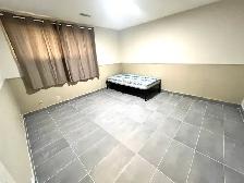 Room for Female students NW Crowfoot Village - Photo 5
