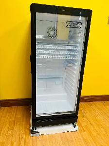 FRIGIDAIRE 21 in. 6.0cu ft Commercial Glass Display Refrigerator