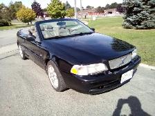 1999 Volvo C 70 convertible in classic black