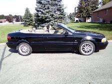 1999 Volvo C 70 convertible in classic black - Photo 2