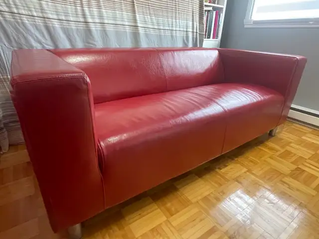 canapé / sofa en cuir rouge