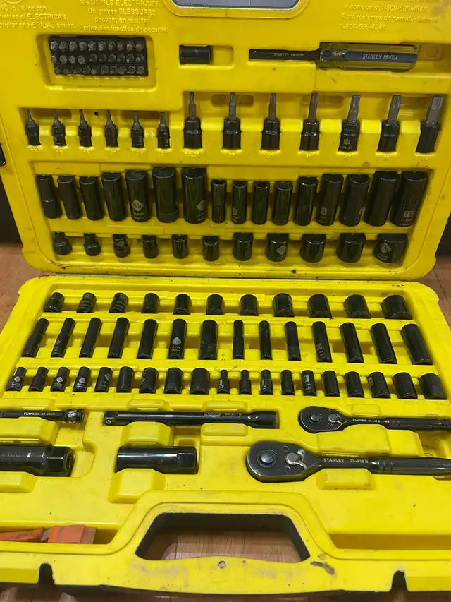 Stanley 122 Piece Socket Set