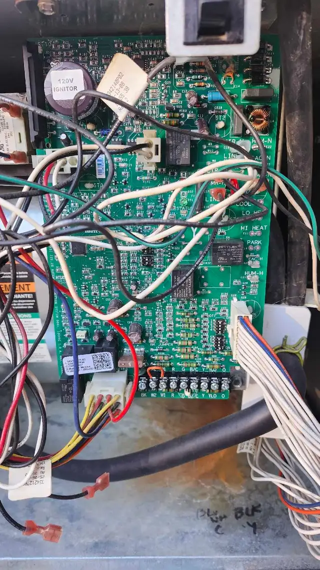 CNT07991 Trane XV95 circuit board