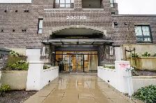 Spacious 952 Sq Ft 2 Bed   2 Bath Corner Condo