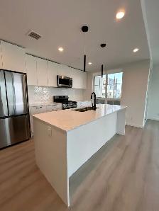 Spacious 952 Sq Ft 2 Bed   2 Bath Corner Condo - Photo 3