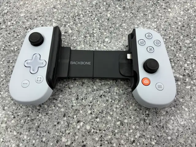 Backbone BB-02 PlayStation IPhone Controller
