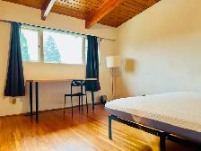 Furnished master bedroom, UTILITY included. PRIVATE washroom. - Photo 3