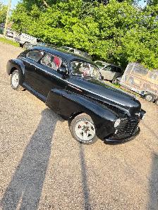 1942 Chevrolet Special Deluxe 2-door coupe - Photo 3