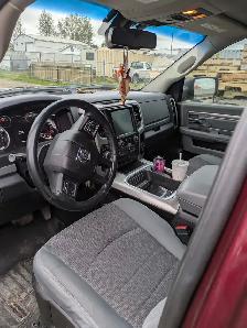 2017 Dodge Ram 4x4 with Topper - Photo 4