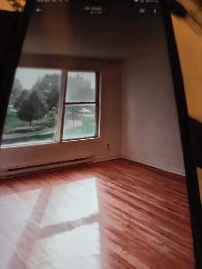 5 1/2 à  louer Longueuil libre 2e Etage face au parc - Photo 3