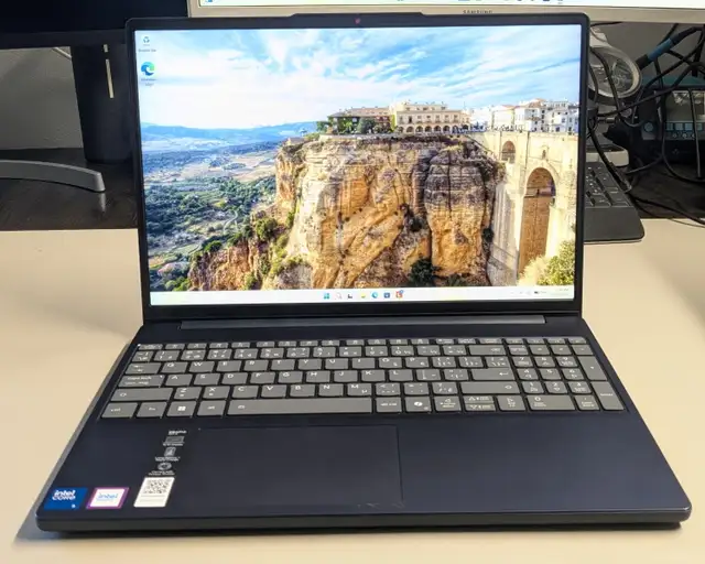 Like-New IdeaPad Slim 3 Core 5-210H 16G 512GB 15.3"  Laptop