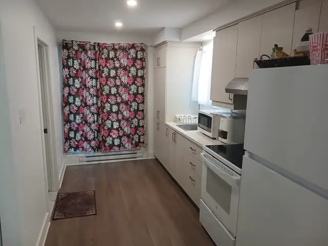 Grand 3 1/2 à louer Laval