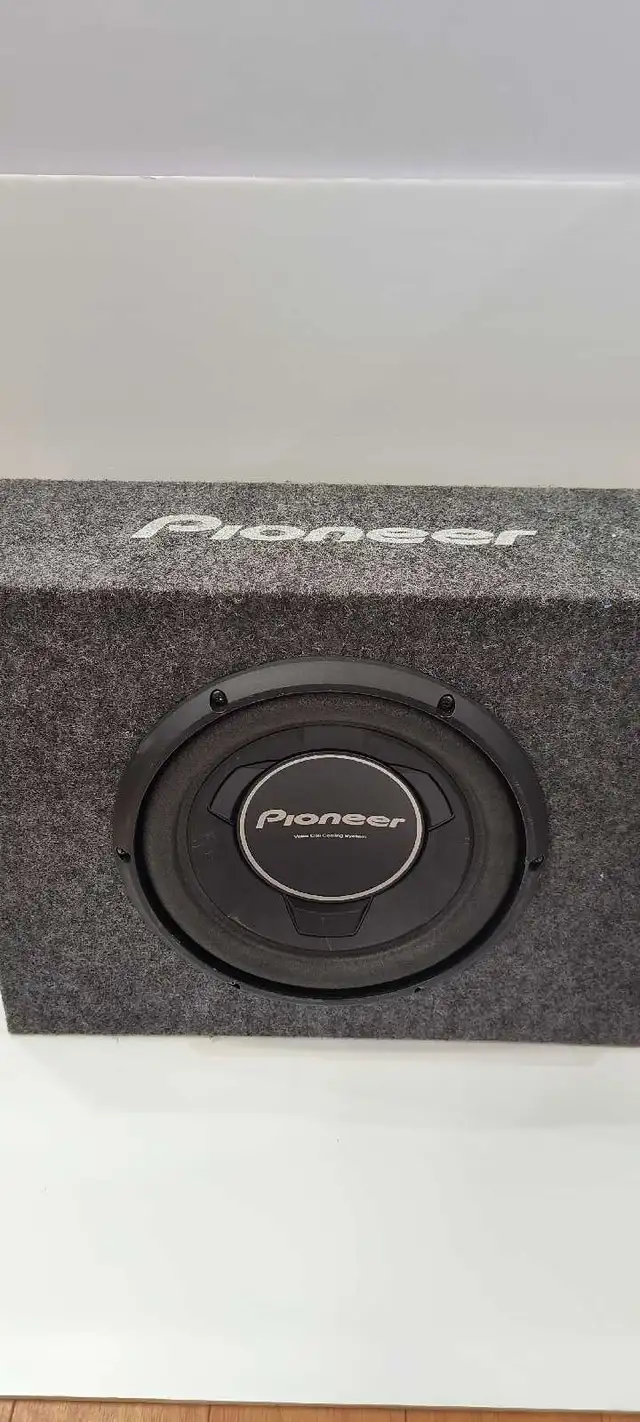 Pioneer 10' Sub Box 17.5' X 13.5' X 8.5'