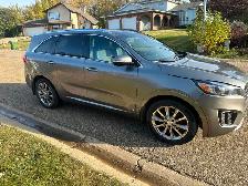 FOR SALE 2018 KIA SORENTO SXL V6  Extras and equipped for towing