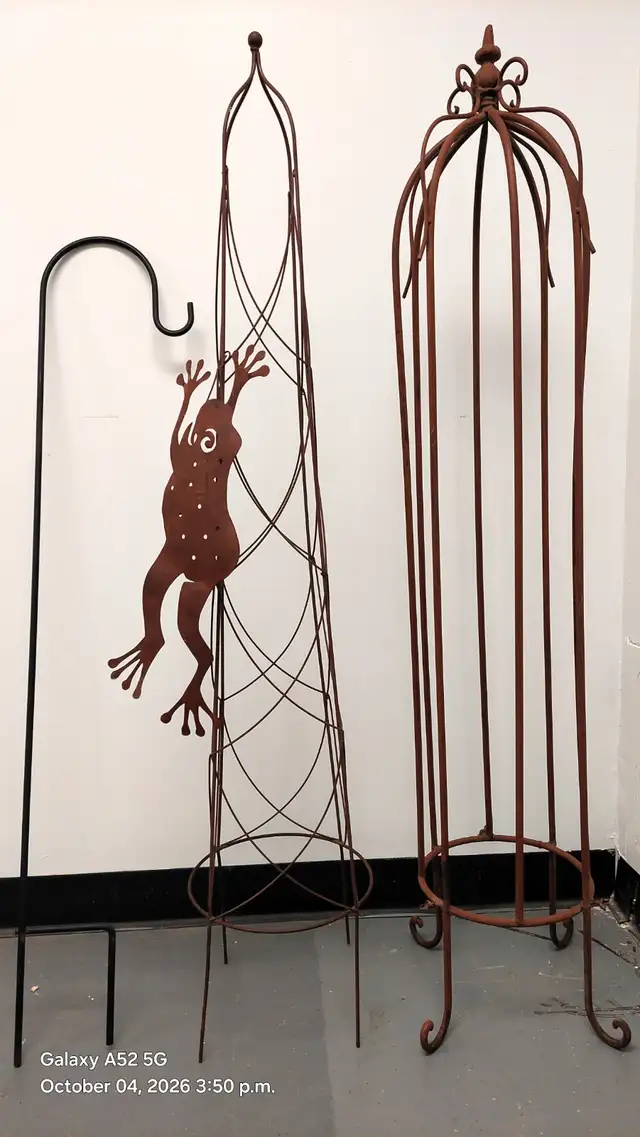 Garden Trellis Towers & Shepherd Hook