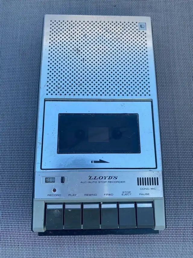 VINTAGE ASSORTED ELECTRONICS TESTING EQUIPMENT