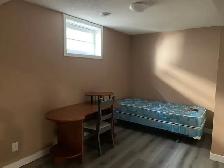 Spacious basement Room in Banff Trail close to UC/SAIT - Photo 4