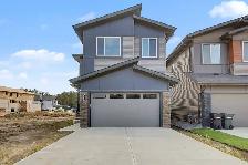 4 Bed Fenwyck Home Open to Below   Double Fireplaces