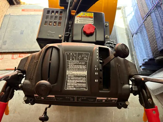 Cub Cadet 2X 28" Snowblower – 357cc – Excellent Condition