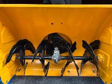 Cub Cadet 2X 28" Snowblower – 357cc – Excellent Condition - Photo 4
