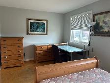 Beautiful room for rent. Eglinton and Credit View - Photo 2