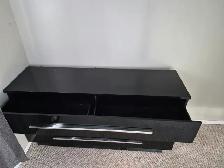 Beautiful 5 1/5 ft long 3 drawer Italian made dresser - Photo 3