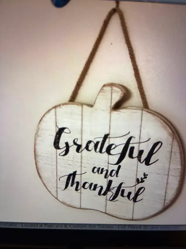 "Grateful and Thankful" Pumpkin Wall Decor !
