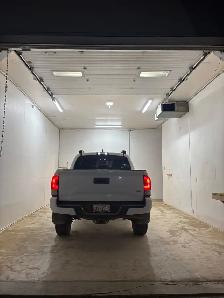 2017 Toyota Tacoma - Photo 4