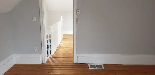 Bright 2-Bed Duplex Apartment with Sunroom | All Utilities Inclu