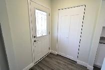 Charming 3 Bed, 1 Bath Main Floor, College Cres. - Photo 2