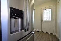Charming 3 Bed, 1 Bath Main Floor, College Cres. - Photo 4