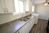 Charming 3 Bed, 1 Bath Main Floor, College Cres. - Photo 7
