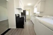 Charming 3 Bed, 1 Bath Main Floor, College Cres. - Photo 9