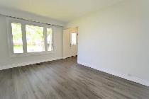 Charming 3 Bed, 1 Bath Main Floor, College Cres. - Photo 11