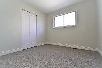 Charming 3 Bed, 1 Bath Main Floor, College Cres. - Photo 20