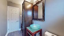 4 Bedroom Upper Unit of Detached House - Photo 11
