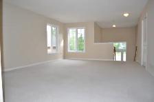 Bright and gorgeous 3 Bedrooms plus den - Photo 3