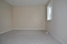 Bright and gorgeous 3 Bedrooms plus den - Photo 7
